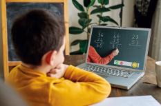 Trẻ khó tập trung khi học trực tuyến - Phụ huynh nên làm gì?
