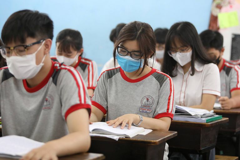 Bộ GD&ĐT: Việc học trực tuyến được triển khai theo đúng hướng dẫn - Ảnh 1