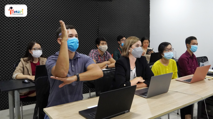 iSMART chuẩn bị nhiều phương án học trực tuyến tiếng Anh cho học sinh - Ảnh 3