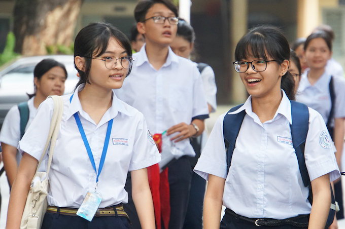 Thi lớp 10 Phổ Thông Năng Khiếu: Đề toán không khó để lấy điểm 7 - Ảnh 1