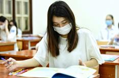 Ngày 6.7, các thí sinh làm thủ tục dự thi tốt nghiệp THPT 2021 đợt 1