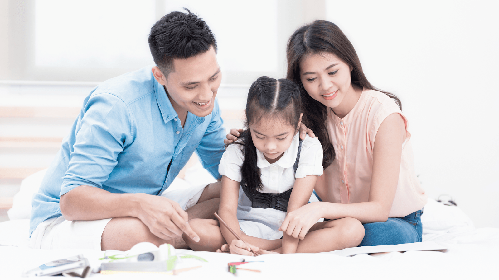 bảo hiểm tích luỹ cho bé Bảo hiểm giáo dục tạo ra nền tảng tài chính tốt nhất để làm hành trang cho con vững bước vào đời