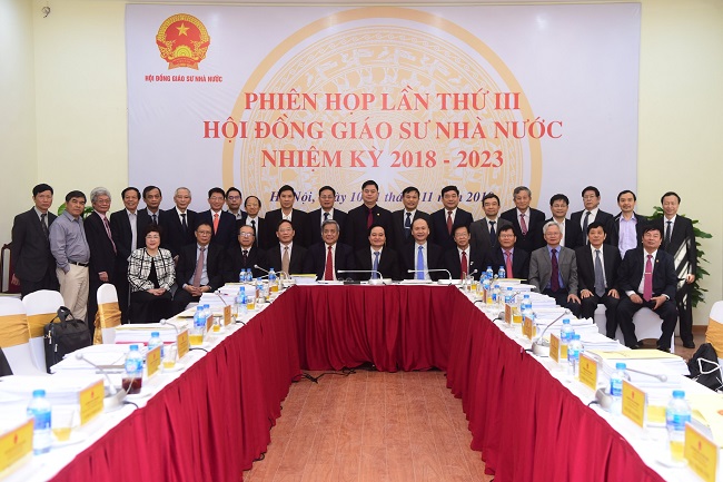 Covid-19: Thay đổi lịch xét công nhận giáo sư và phó giáo sư 