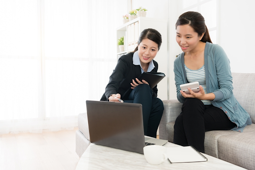 Các chuyên viên tư vấn sẽ giúp bạn hoạch định gói sản phẩm phù hợp với nhu cầu tài chính của cả gia đình