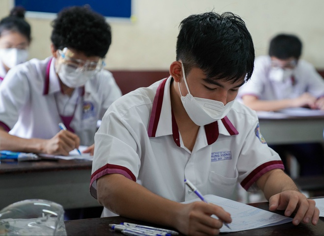 NH 2021 - 2022: TP.HCM miễn học phí học kỳ I cho học sinh - Ảnh 1