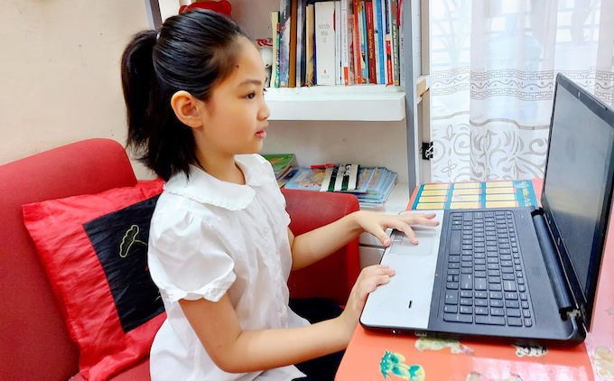 COVID-19: Học sinh Hà Nội chưa thể học trực tiếp tại trường - Ảnh 1