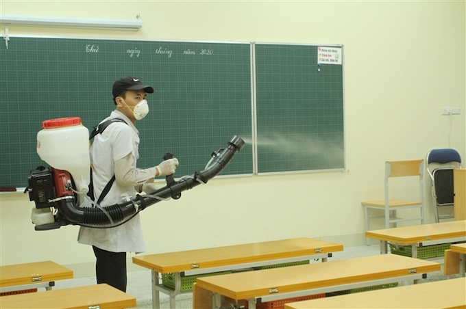 COVID-19: Học sinh tại Hà Nam tạm dừng việc học trực tiếp tại trường - Ảnh 1