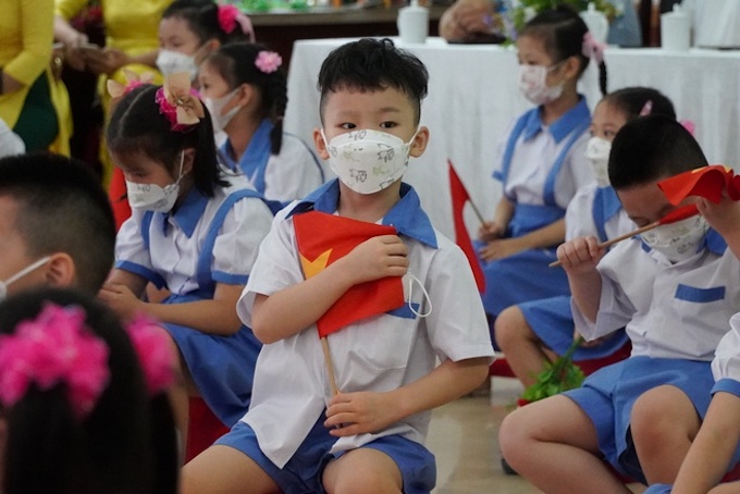 Học sinh Sóc Trăng được miễn học phí học kỳ 1 năm học 2021 - 2022 - Ảnh 1