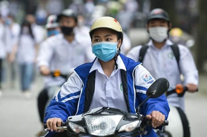 COVID-19: Học sinh tại một số địa phương tạm dừng đến trường - Ảnh 1