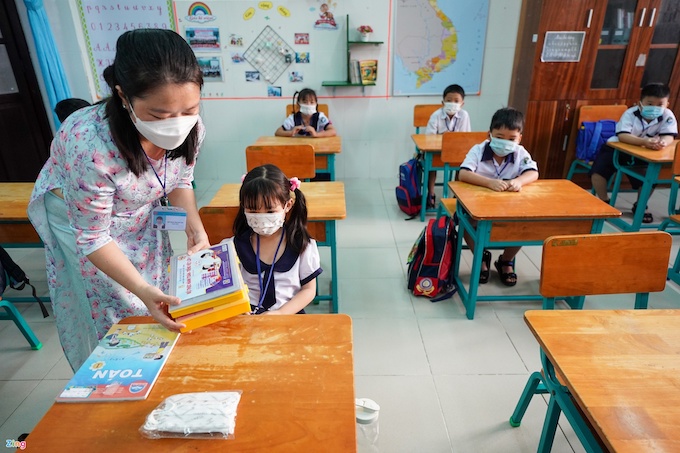 Bộ GD&ĐT: Không thu thêm kinh phí khi tổ chức ôn tập cho học sinh - Ảnh 1