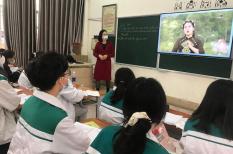 Phương pháp dạy học lịch sử bằng âm nhạc của cô giáo Sán Dìu