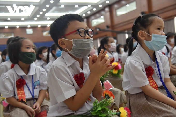 Hà Nội: Học sinh tại một số địa phương được học trực tiếp tại trường - Ảnh 1