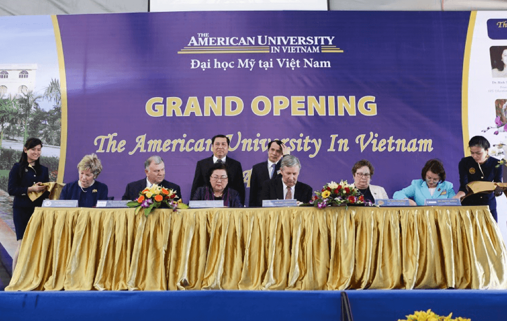 Học sinh APU tốt nghiệp niên khóa 2021 được nhận hơn 500 suất học bổng - Ảnh 4