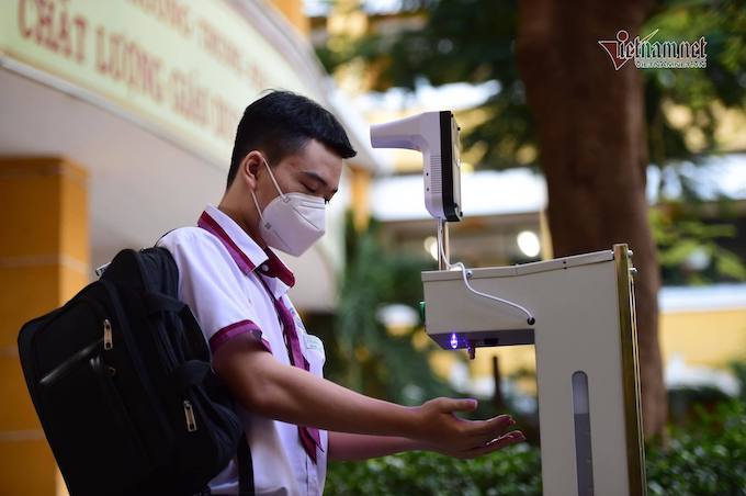 TP.HCM xem xét mở rộng đối tượng học sinh học trực tiếp - Ảnh 1