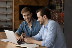 Những lưu ý nếu bạn có ý định làm việc cùng bạn bè