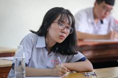 COVID-19: Nhiều khu vực tại Hà Nội tạm dừng việc học trực tiếp