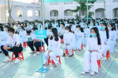 Tây Ninh cho học sinh khối 9 và 12 học trực tiếp tại trường