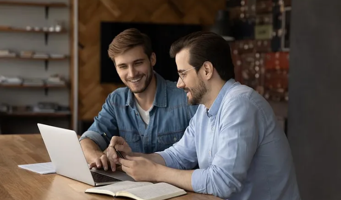 Những lưu ý nếu bạn có ý định làm việc cùng bạn bè - Ảnh 1