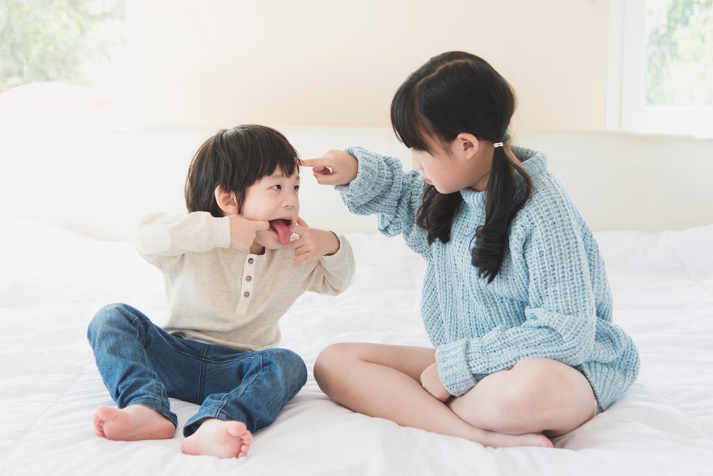 Sự ganh đua giữa anh chị em trong gia đình - Nguyên nhân và cách khắc phục - Ảnh 4