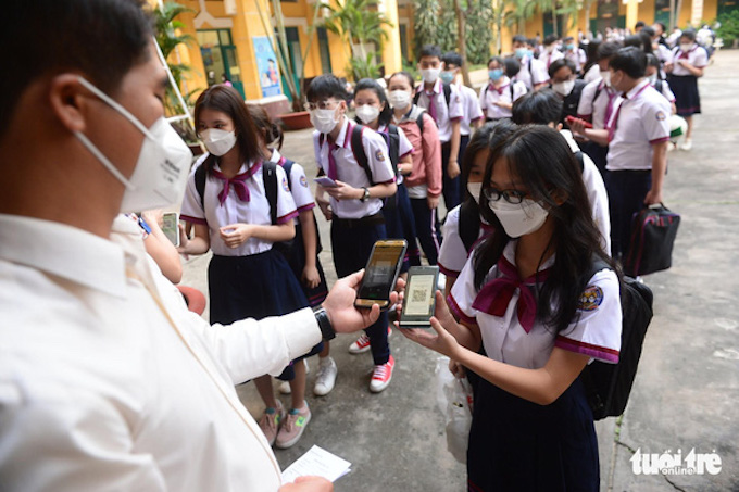 Ghi nhận 11 ca nhiễm biến chủng Omicron, TP.HCM có tạm dừng học trực tiếp? - Ảnh 1