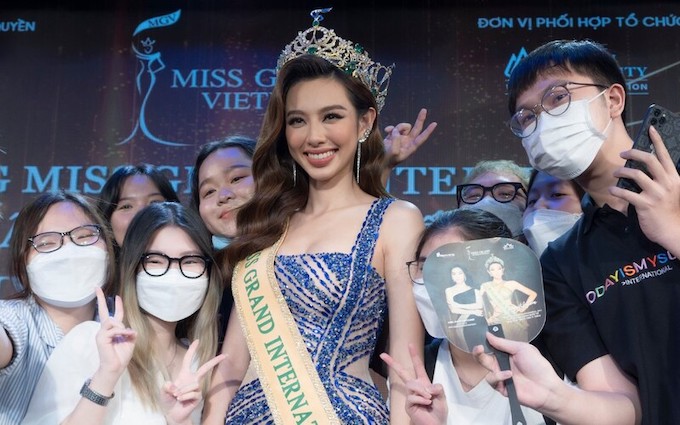 Cách học Tiếng Anh của tân Hoa hậu Hoà bình Quốc tế Thuỳ Tiên - Ảnh 1