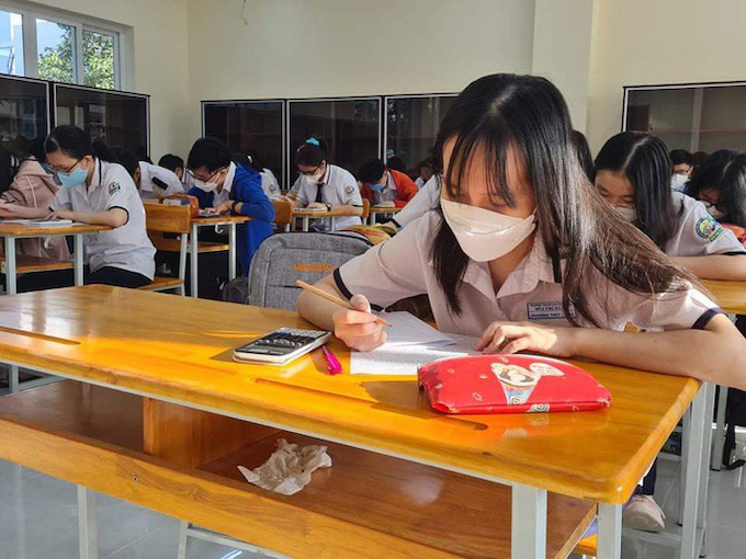 Tỉ lệ phụ huynh đồng thuận cho con đi học lại sau Tết Nguyên đán tăng mạnh