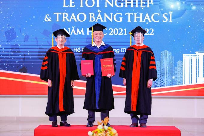 Trường ĐH Công nghệ TP.HCM và lễ tốt nghiệp đặc biệt vì COVID-19 - Ảnh 1