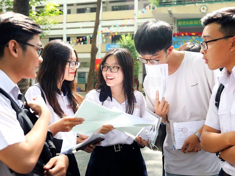 Học sinh nên chọn ngành ra sao để không đánh cược tương lai? - Ảnh 1