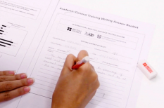 25 Phrasal Verbs cần tránh trong IELTS Writing