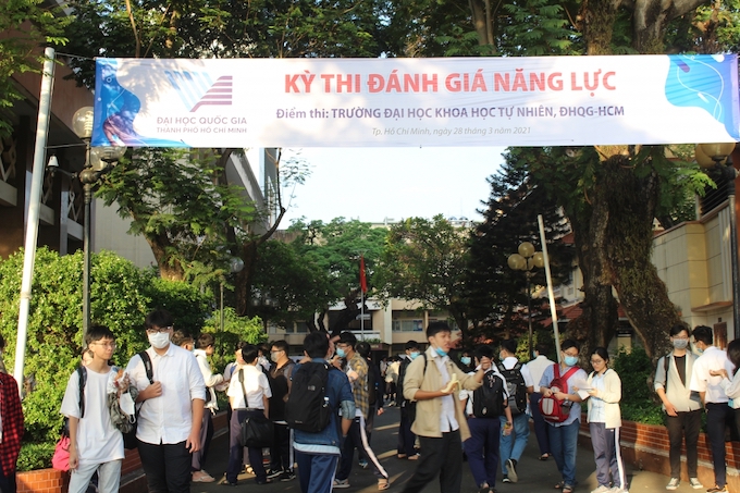 Số thí sinh đăng ký thi đánh giá năng lực ĐH Quốc Gia TP.HCM 2022 cao kỷ lục - Ảnh 1