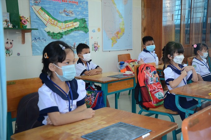 TP.HCM hỗ trợ các trường học kit test nhanh COVID-19