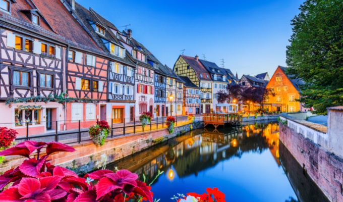 Những điều cần biết về du học Pháp bằng tiếng Anh năm 2022 - Ảnh 1