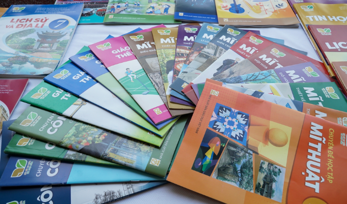 Công bố bảng giá mới cho sách giáo khoa lớp 3, lớp 7 và lớp 10