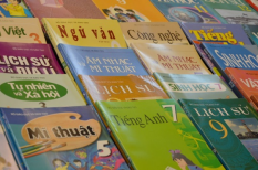 Công bố giá sách giáo khoa mới lớp 3, 7, 10: Có bộ tăng gấp 3 lần