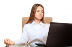 Làm sao kiểm soát được tâm lý bất ổn khi bị phải tăng ca mà không được tăng lương?