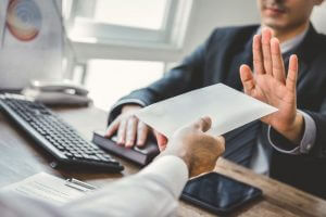 Xử lý tình huống: Từ chối lời đề nghị không mong muốn từ đồng nghiệp - Ảnh 1