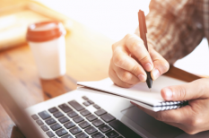 45% học sinh gặp vấn đề sức khoẻ khi học trực tuyến