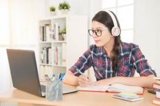 TOP 7 kênh Youtube luyện IELTS listening hiệu quả