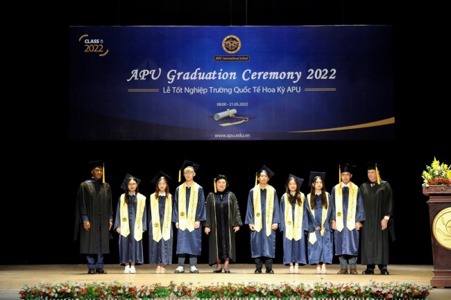 lễ tốt nghiệp trường APU