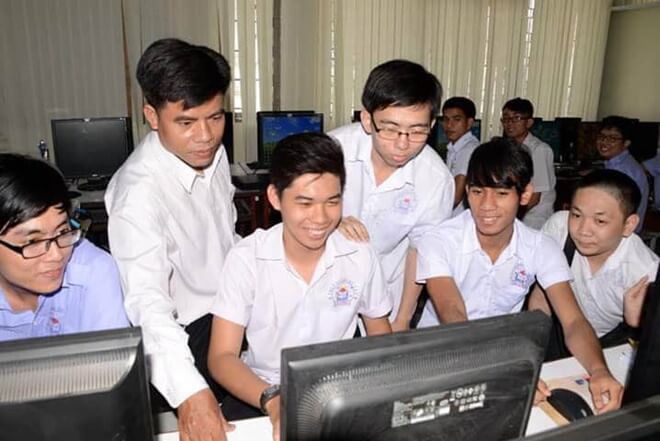 Học sinh lựa chọn học trường nghề ngoài công lập thì trả học phí như thế nào?