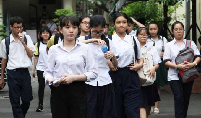 Đề thi tuyển sinh lớp 10 trường Phổ thông Năng khiếu (tổng hợp các đề)