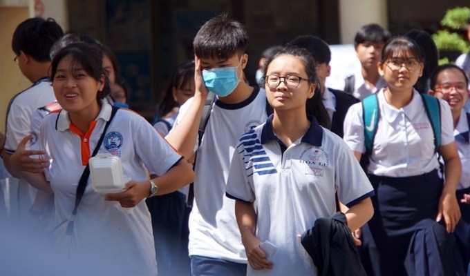 Đề thi chuyên văn vào lớp 10 Phổ thông Năng khiếu: Khoảnh khắc hạnh phúc