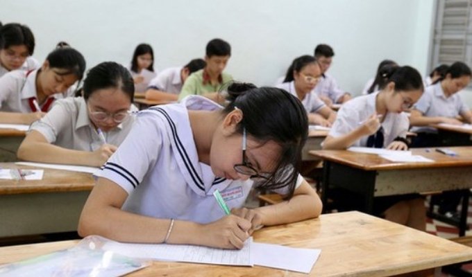 Chấm thi tuyển lớp 10 tại TP.HCM: Môn toán và tiếng Anh "khá nhiều điểm 10"