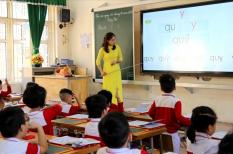 Có thể miễn học phí, cho học sinh mượn sách giáo khoa?