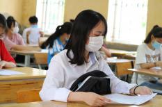 Sáng nay thi môn đầu tiên, thí sinh lại rủ nhau... đoán đề văn