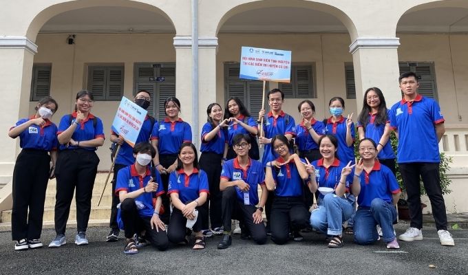 Thi tốt nghiệp THPT: Ai sẽ 'hộ tống' thí sinh ngủ quên? - Ảnh 1