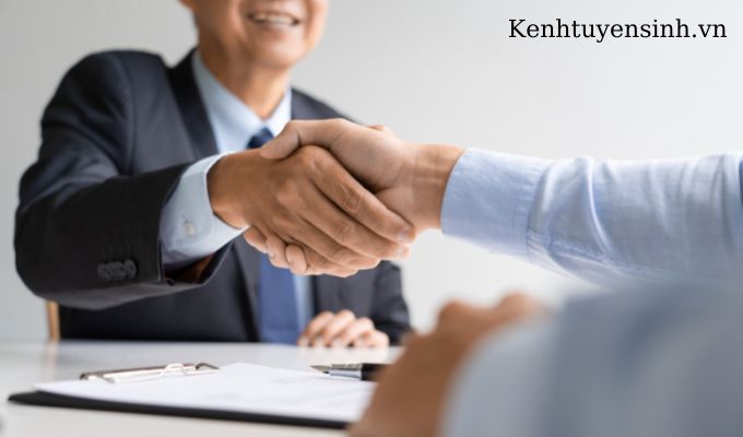 Hiệu ứng hào quang trong tuyển dụng mà HR cần tránh