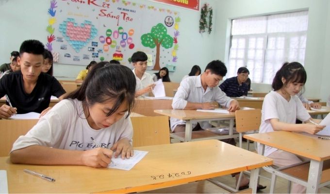 Thi tốt nghiệp THPT: Thí sinh cần chuẩn bị gì trước thời tiết thất thường?