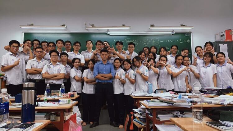 Lớp có 29 học sinh đạt điểm khối A01 từ 27 trở lên - Ảnh 1