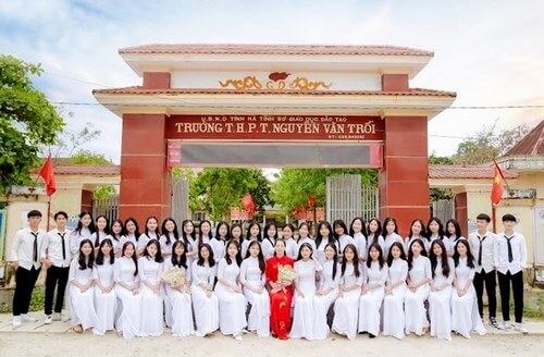 Một lớp học 42 học sinh có điểm trung bình môn ngữ văn 9,02 điểm